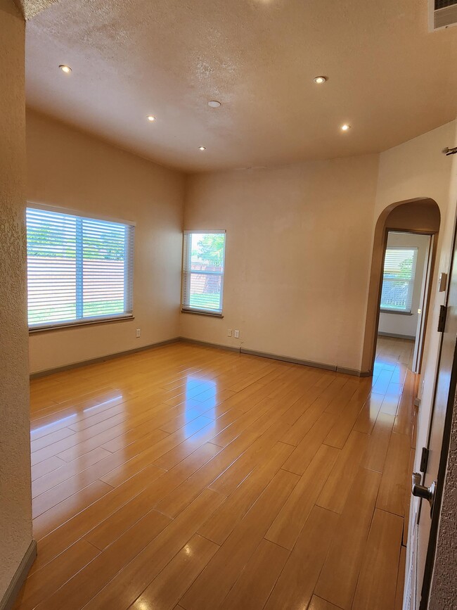 Building Photo - 4570 Armadale Way