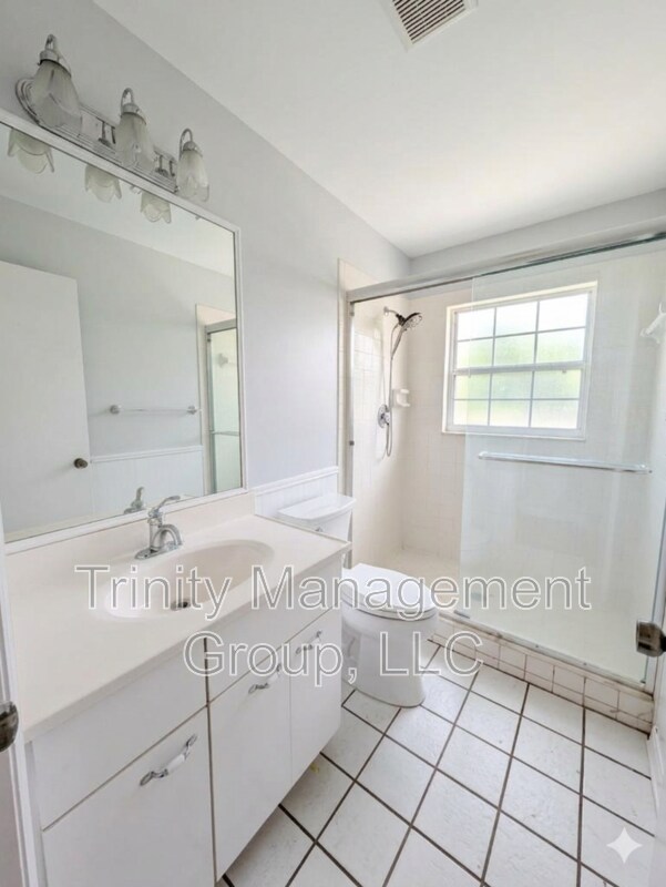 Building Photo - 40226 Trotter Ln