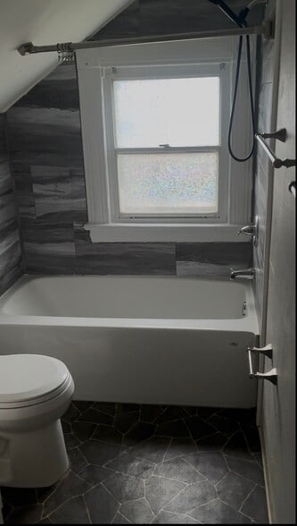 Building Photo - 1305 Mott Ave