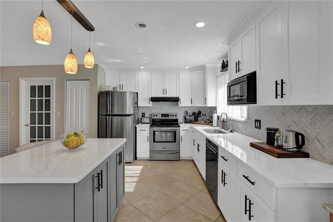 Building Photo - 9231 NW 17th St