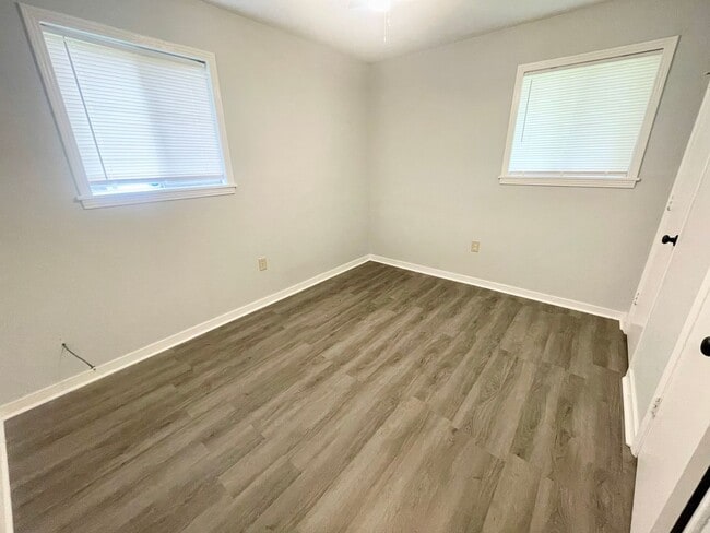 Building Photo - 3 BR/1 BA home in Pearl for Rent!!