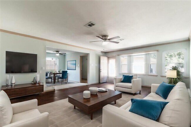 Building Photo - 5402 Sheraton Oaks Dr