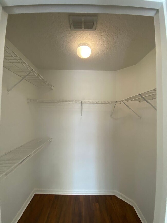 Building Photo - 434 Cassia Dr