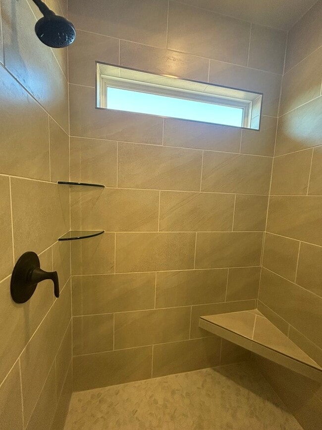 Building Photo - Beautiful Modern Home in Pea Ridge!