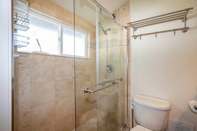 Building Photo - 38244 SE 85th St