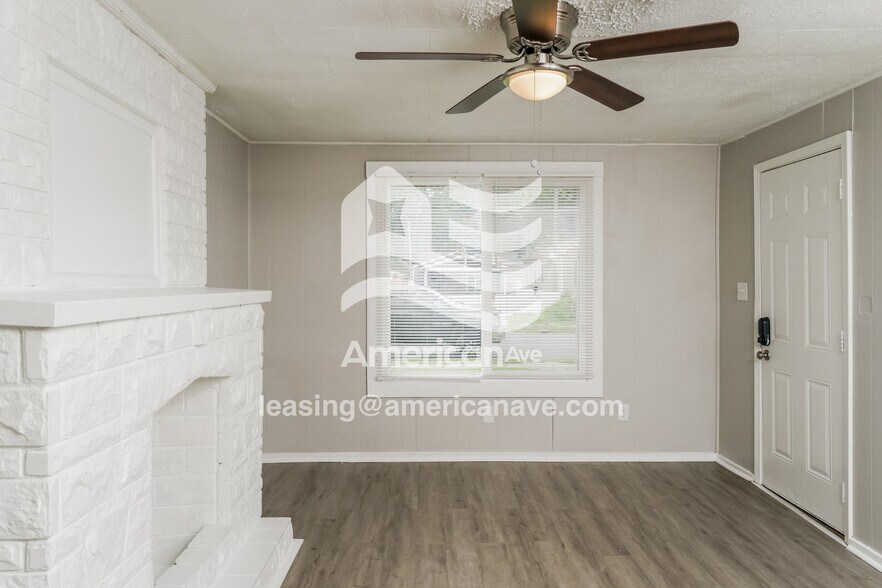 Building Photo - 920 Brentwood Ave