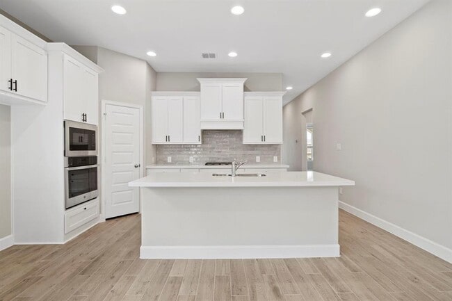 Building Photo - 27122 Butterfly Mint Ln