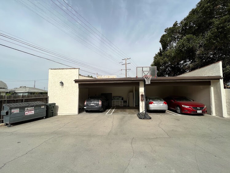 Building Photo - 425 E Mission Rd