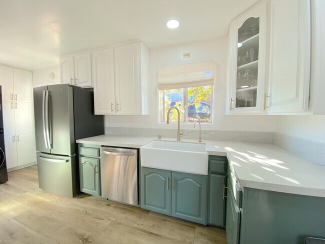 Building Photo - 11935 Sapota Dr