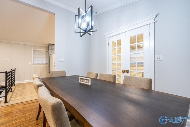 Building Photo - 702 Chambers Dr NE