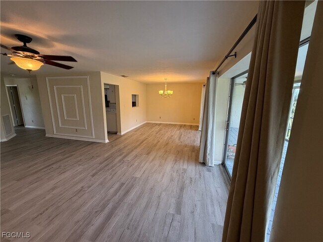 Building Photo - 1699 Golf Club Dr