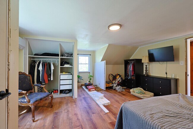 Building Photo - 1604 NY-9G