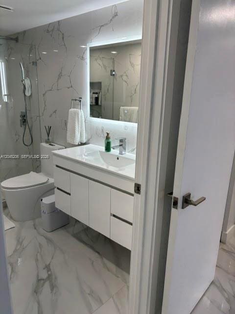 Building Photo - 9686 Fontainebleau Blvd