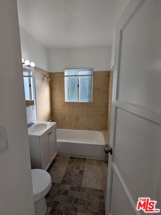 Building Photo - 6208 S Fairfax Ave