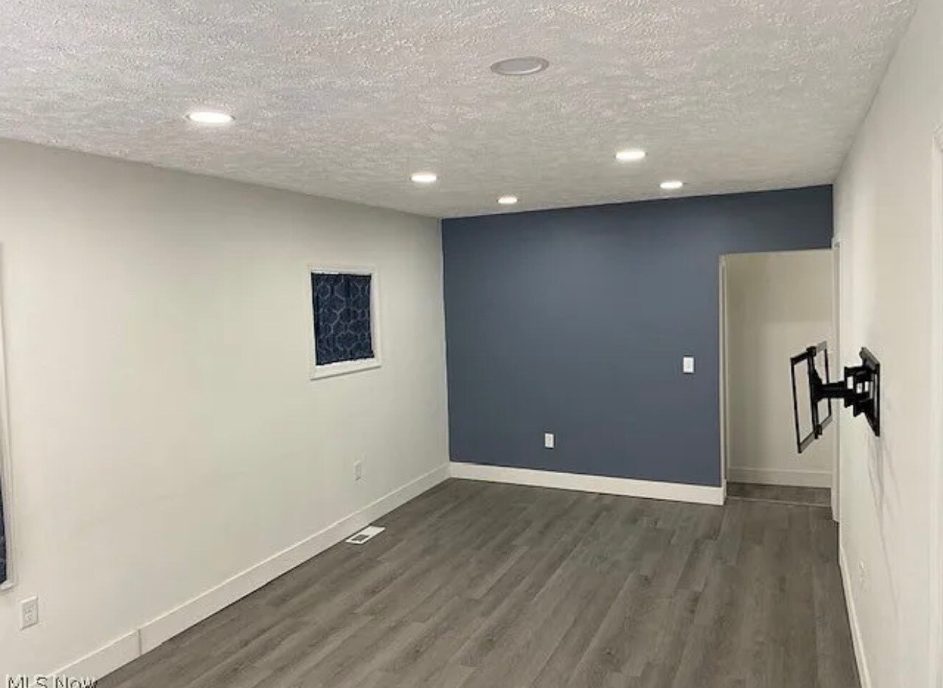 Building Photo - 3442 Albany Ave