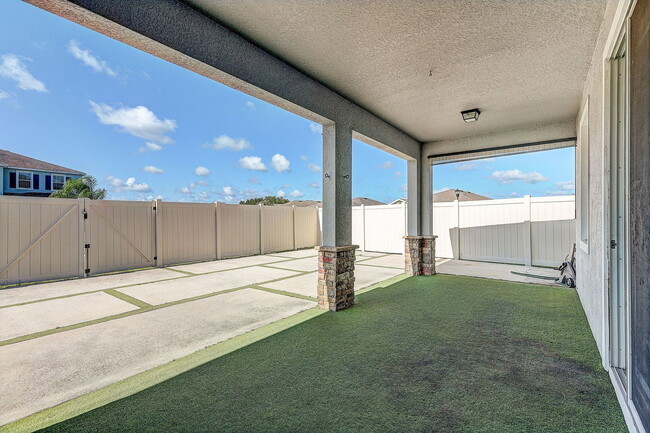 Building Photo - 32848 Sand Creek Dr