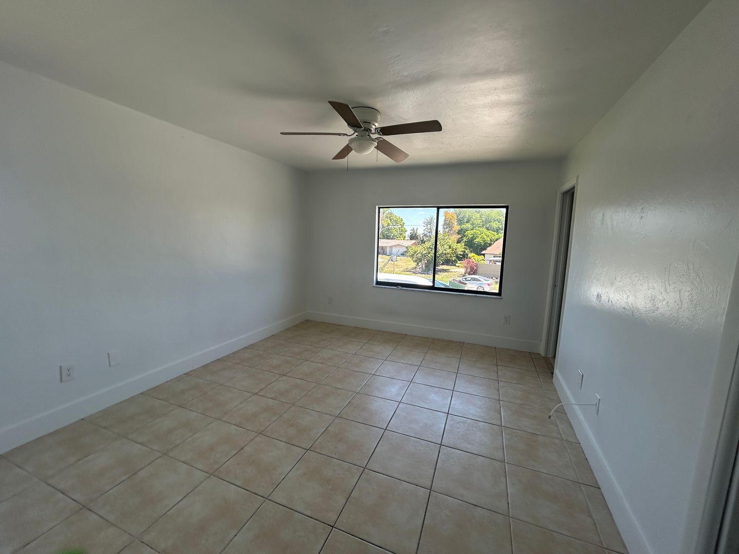 Building Photo - 4708 SE 5th Pl