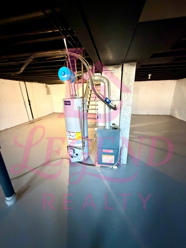 Building Photo - Spacious 4-Bedroom Home with Private Primary Suite & Hardwood Floors!