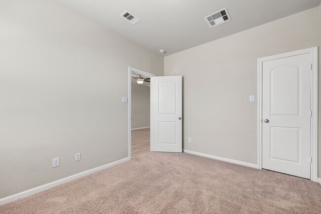 Building Photo - 5206 Pr Ter Ln