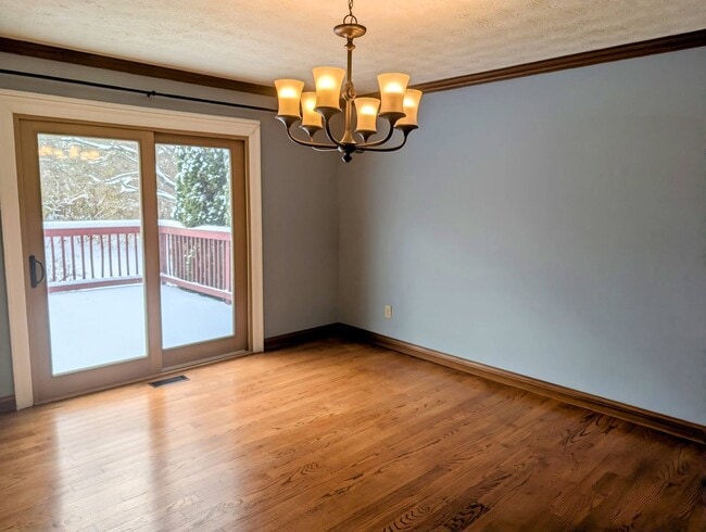 Building Photo - 4 Bedroom Beavercreek Home - AVAILABLE NOW!