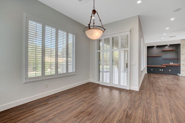 Building Photo - Anthem country Club Golf Community Beauty