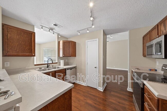 Building Photo - 8120 Forest Dawn