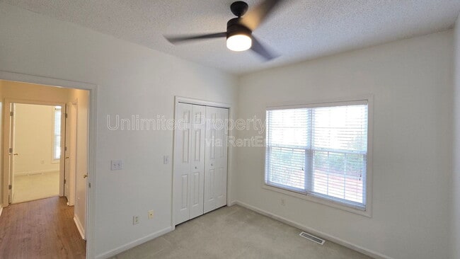 Building Photo - 426 Lansdowne Rd