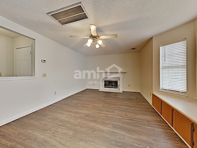 Building Photo - 507 Johnny Bench Cove