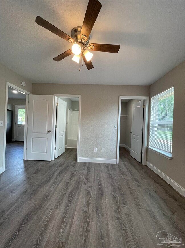 Building Photo - 6868 Branding Iron Ln