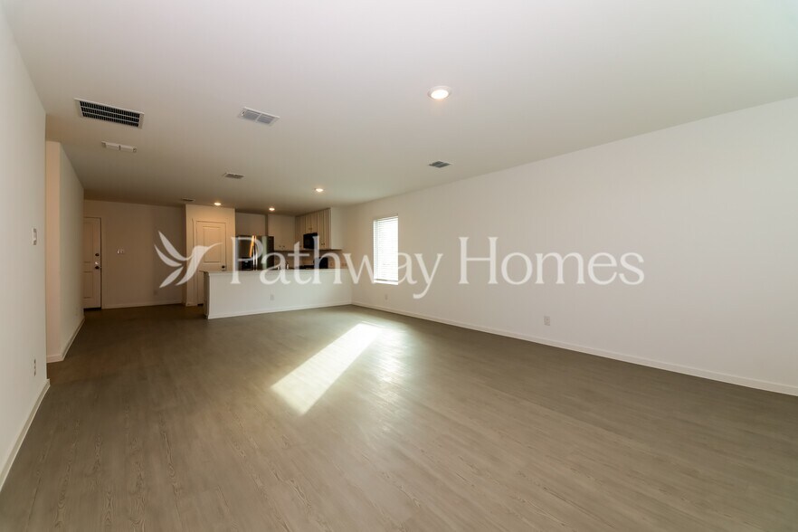 Building Photo - 1535 Lanner Mdws Ln