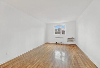 Building Photo - 88-08 151st Ave