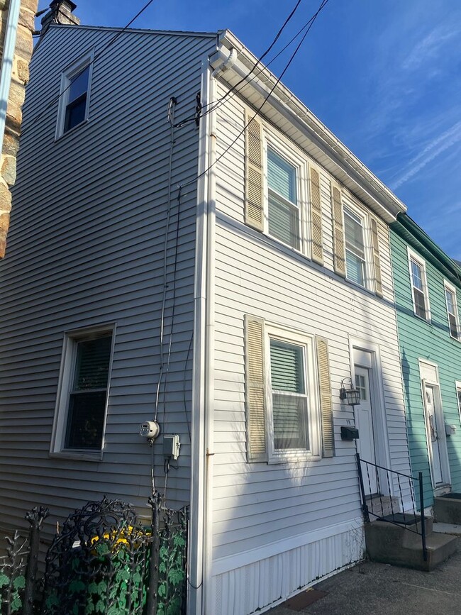 Building Photo - Beautiful 2 bed 1.5 bath home in Macungie