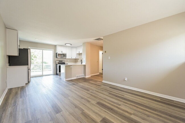 Building Photo - "Charming 4-Bedroom Home with 2 Full Baths...