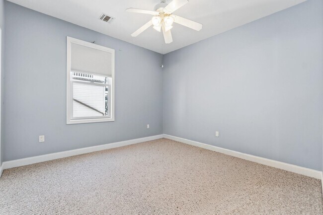 Building Photo - 437 2nd St