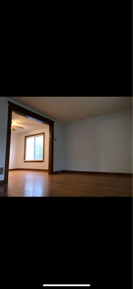 Building Photo - 504 Helen St