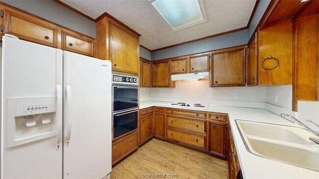 Building Photo - 2812 Adrienne Dr