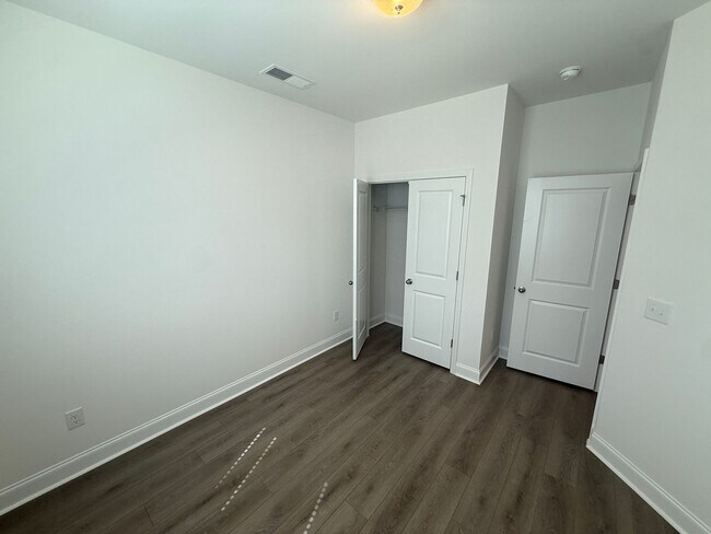 Building Photo - Brand New Townhome in the heart of Ballant...