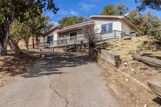Primary Photo - 202 Warwick Dr