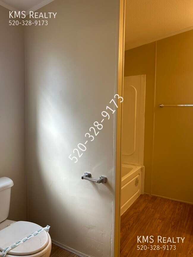 Building Photo - 6269 S Randall Blvd