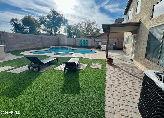 Building Photo - 2721 S 108th Ave