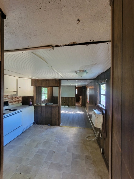 Building Photo - 11 Moore St