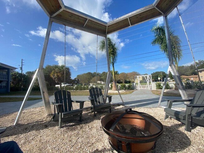Building Photo - Sabal Palms LLC