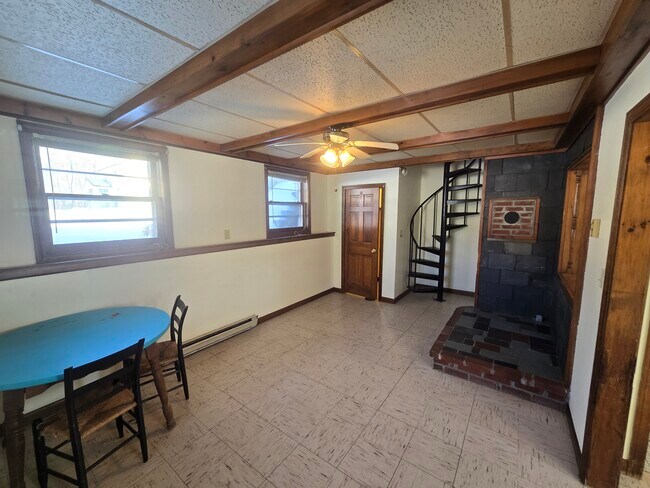 Building Photo - 96 E Broadway