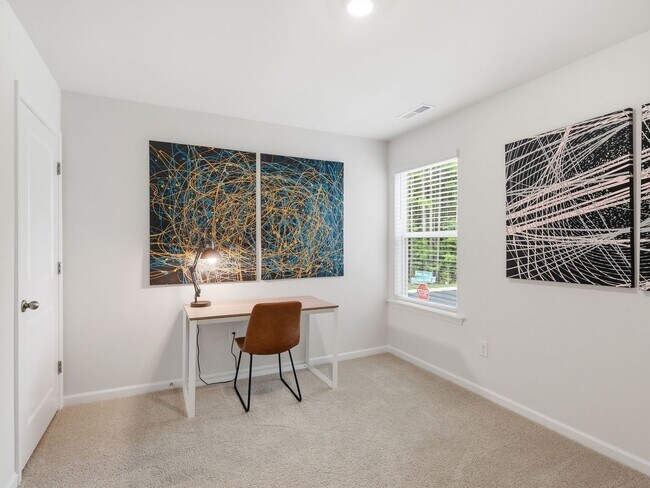 Building Photo - Newly Built 3BD, 2.5BA End Unit Raleigh Townhome with a Fenced Yard in a Prime Location