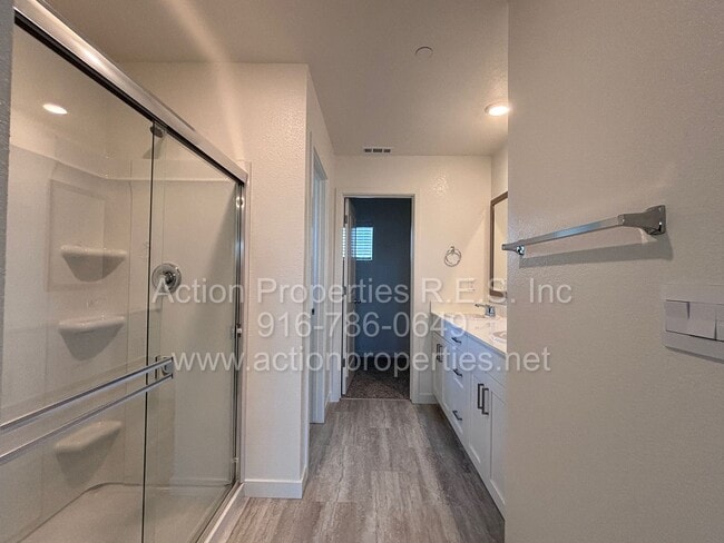 Building Photo - Amoruso Ranch Roseville: Brand new Solar DR Horton 4 Bedroom 2.5 Bath, Open Floor Plan,