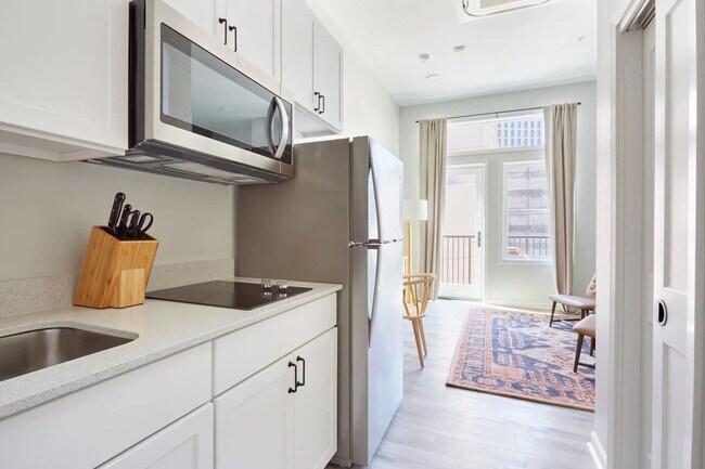 Building Photo - 1016 Canal St