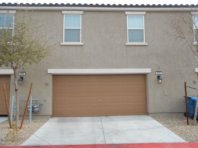 Building Photo - Invited 3 Bedroom Home In Vegas!