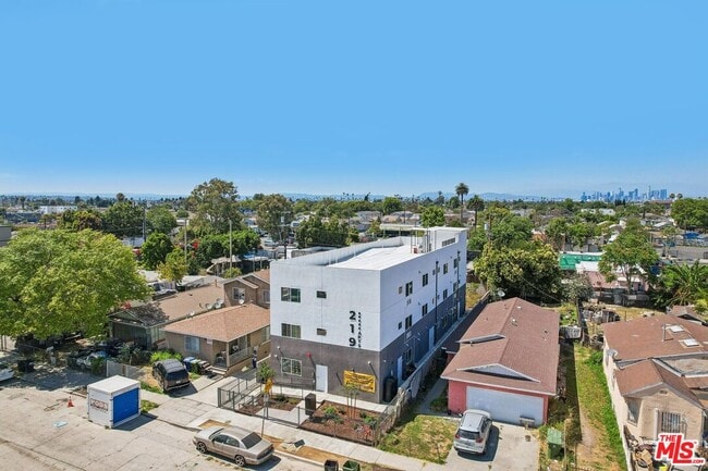 Building Photo - 219 E 87th St