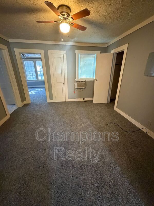 Building Photo - 2802 Pecan St