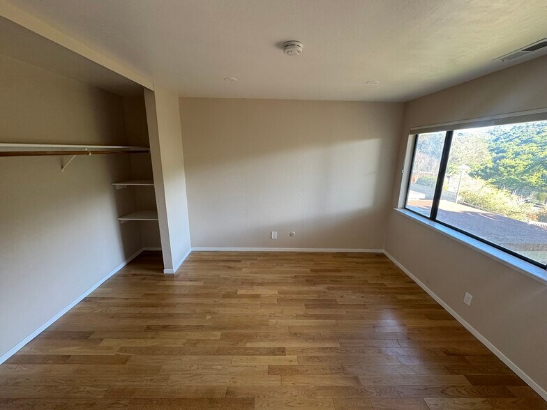 Lower bedroom - 371 Carrera Dr